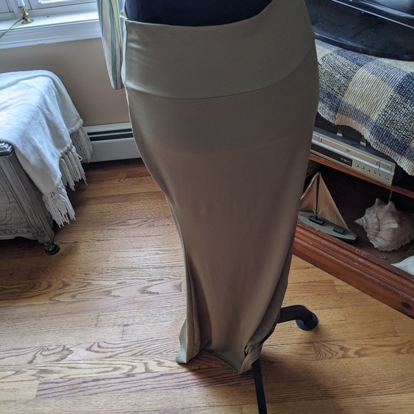 SOLD skirts BUNDLE AND SAVE I ALSO ACCEPT OFFERS F - Picture 6 of 7